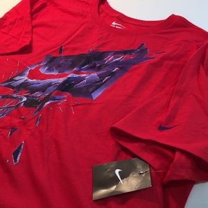 Nike basketball graphic tee, "glass shatter" NWT